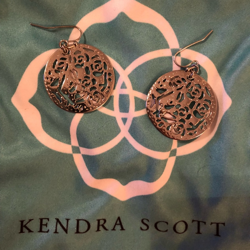NWOT - Kendra Scott earrings